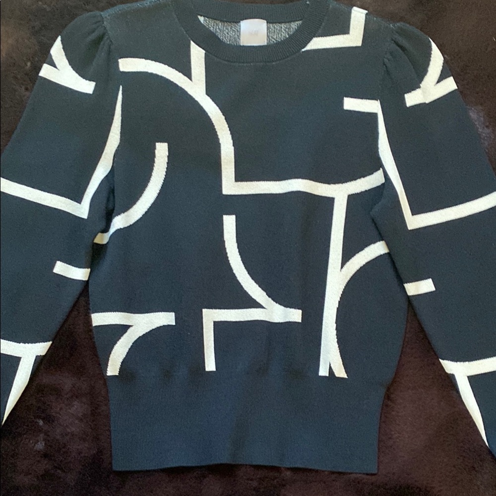 H&M Black and White Graphic Sweater - Picture 3 of 4